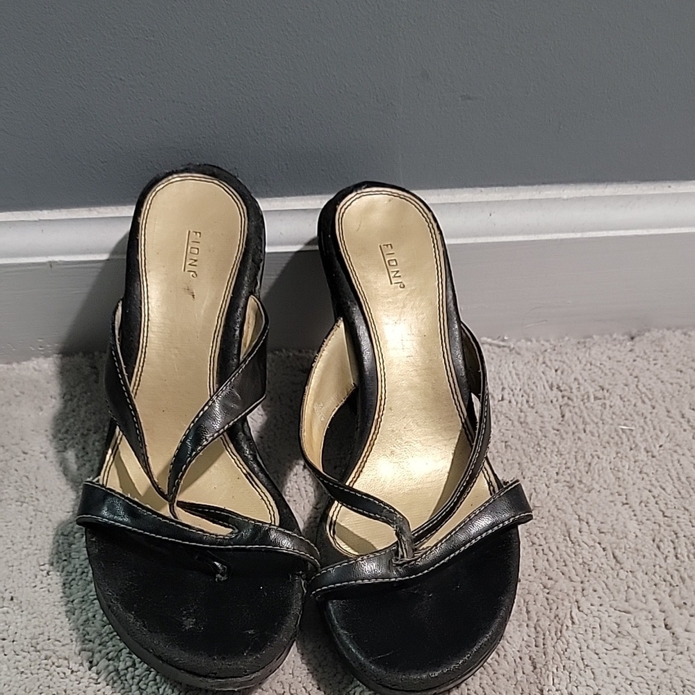 FIONI Clothing Women's Black Sandals